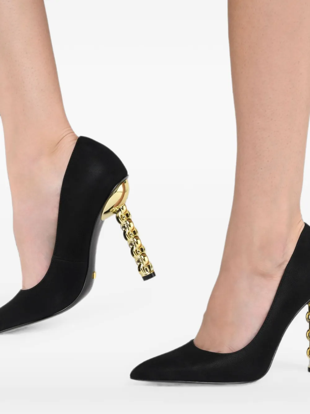 Kat Maconie Pumps met kettinghak Zwart