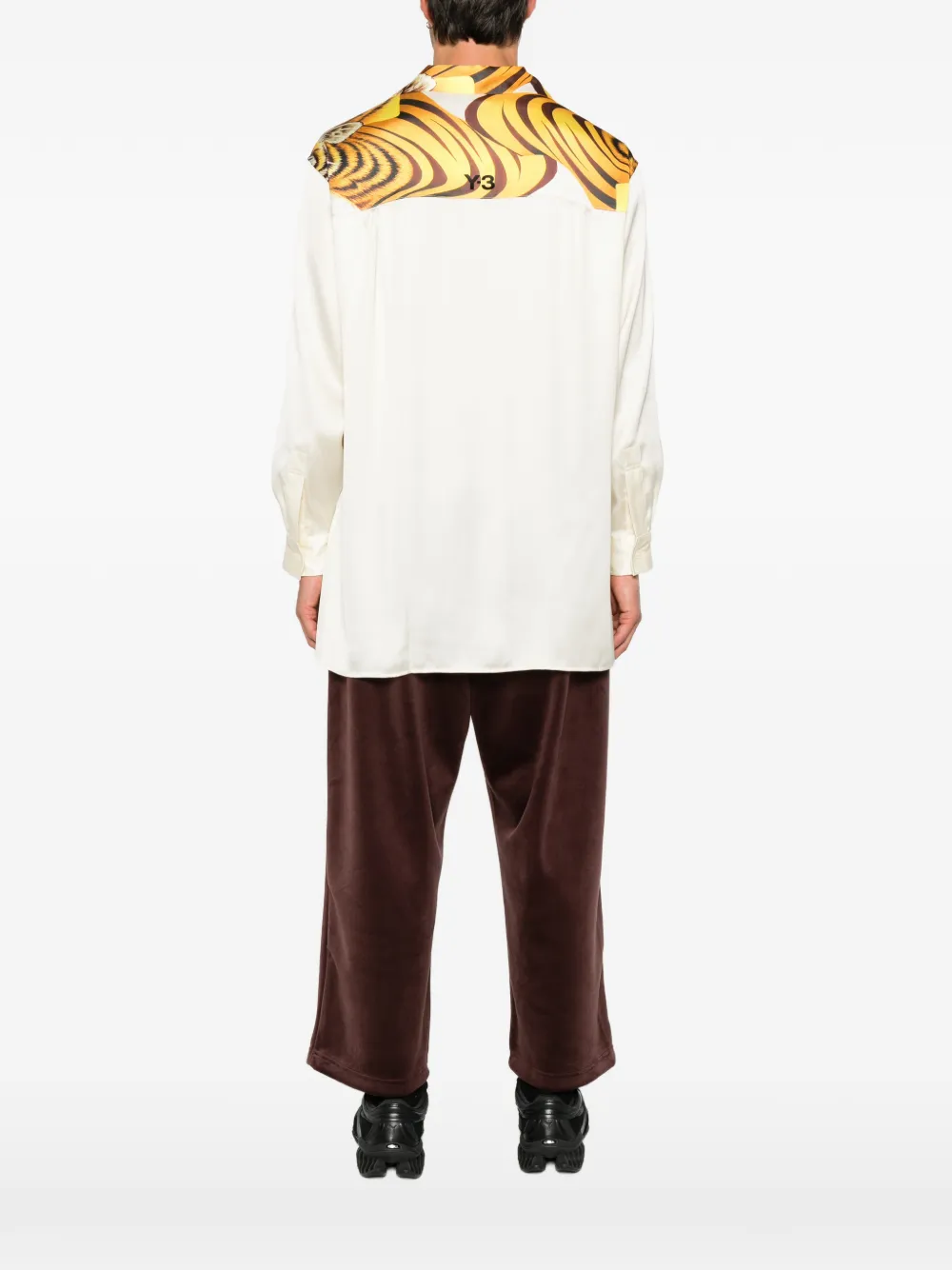 Y-3 Overhemd met tijgerprint en knopen Beige