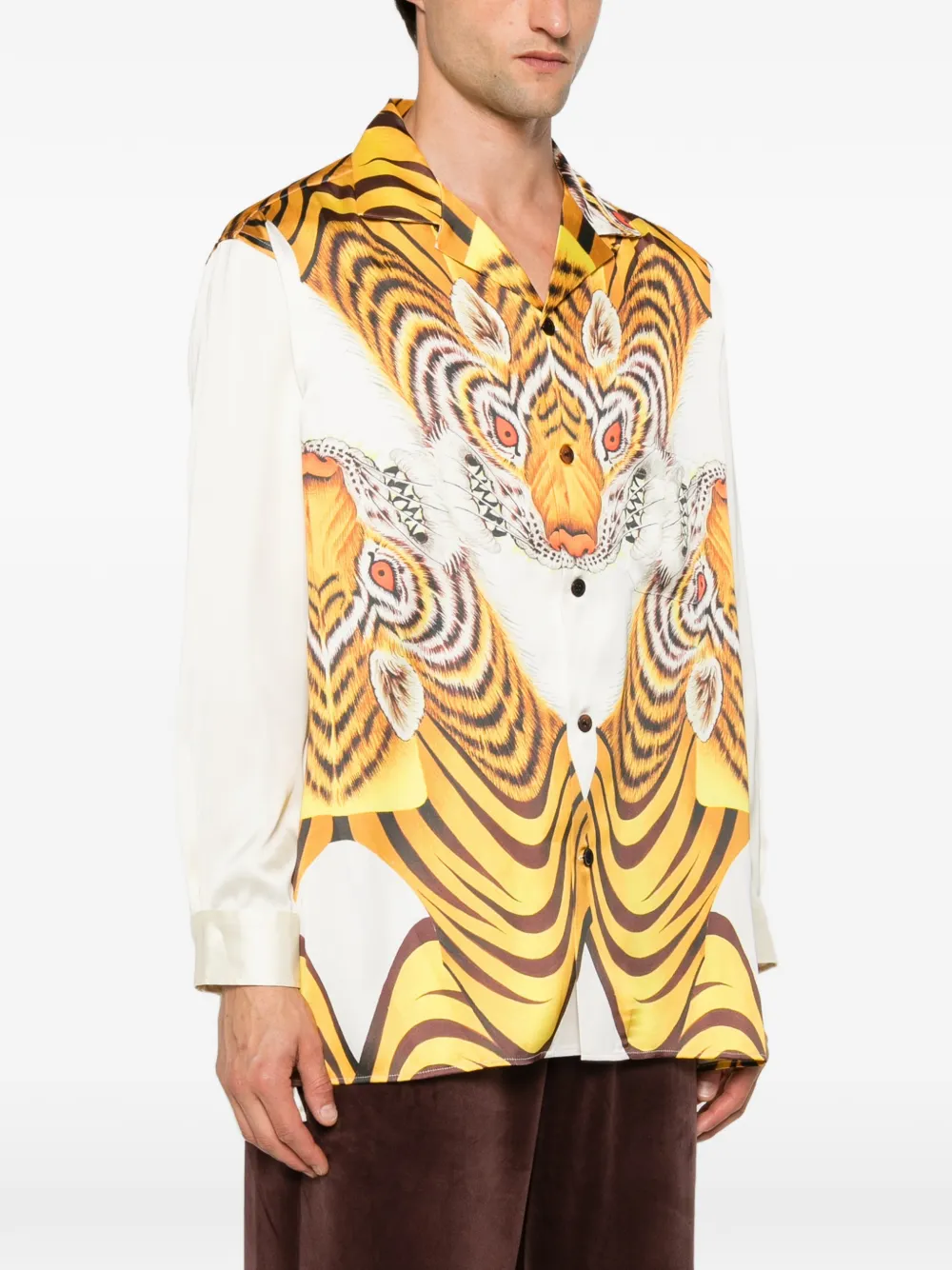 Y-3 Overhemd met tijgerprint en knopen Beige