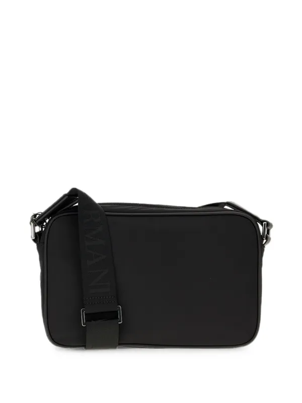 Emporio Armani ロゴプレート ショルダーバッグ | ブラック | FARFETCH JP