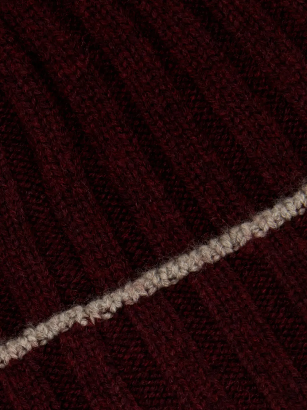 Brunello Cucinelli Ribgebreide muts met contrasterende streep Rood