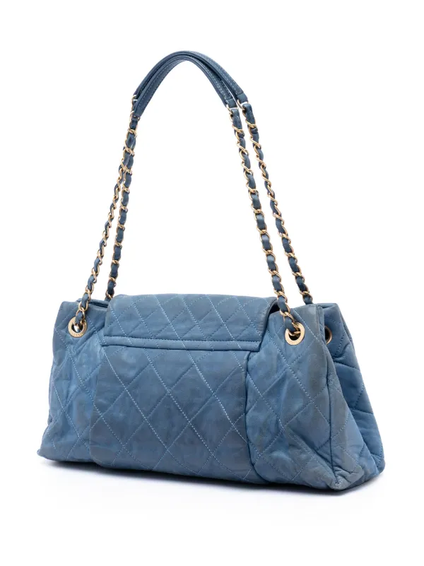 CHANEL ブルーキルティングバッグ CHANEL Pre-Owned 2011 Medium Quilted Iridescent Calfskin Chic