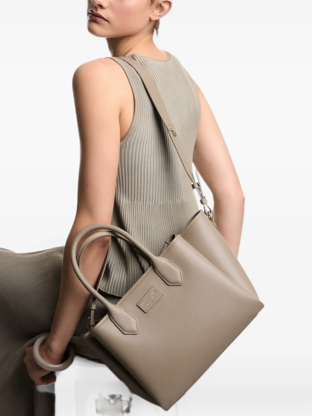 Emporio Armani small palmellato-finish logo-patch tote bag - Toni neutri