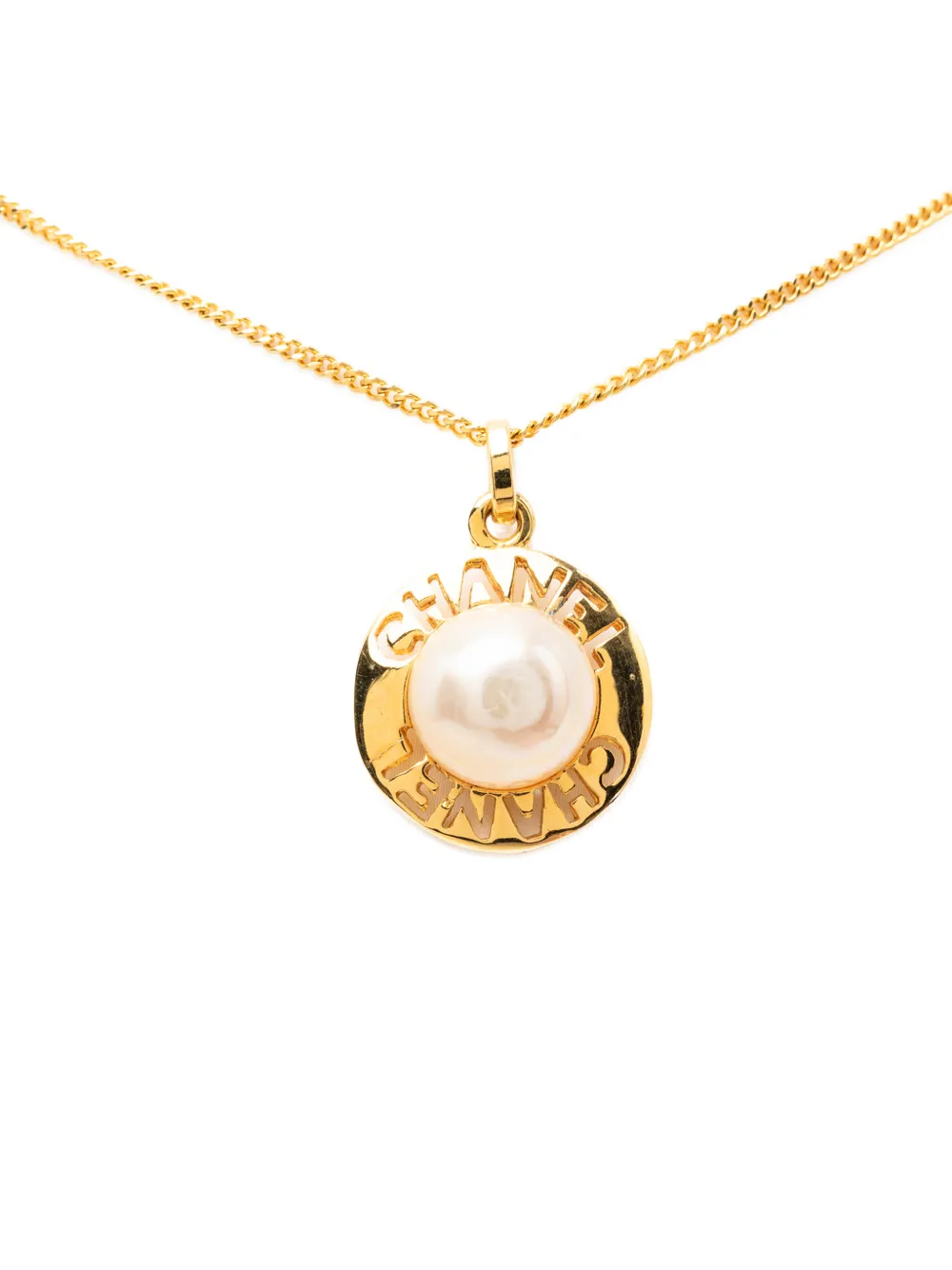 CHANEL Pre-Owned 1970-1980 Gold Plated Faux Pearl Logo Round Pendant Necklace costume necklace - Oro