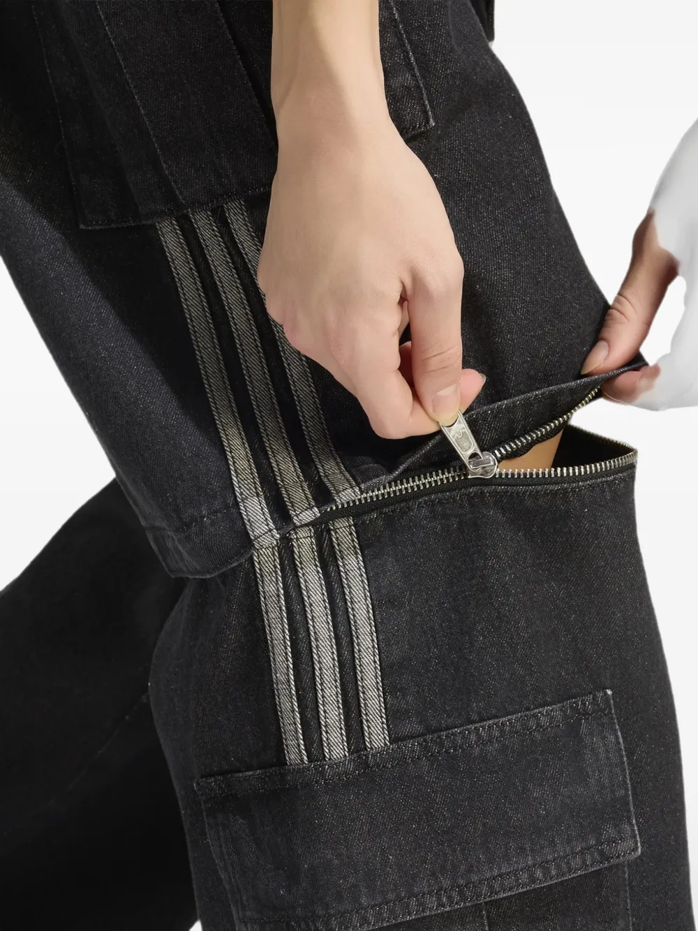 adidas side-stripe cargo-pocket jeans Zwart