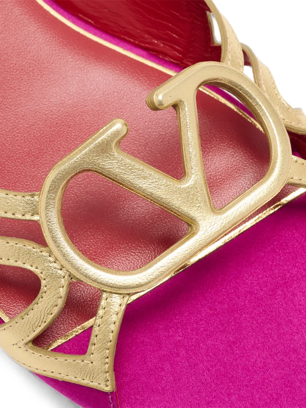 Valentino Garavani VLogo Signature cutout sandals Roze