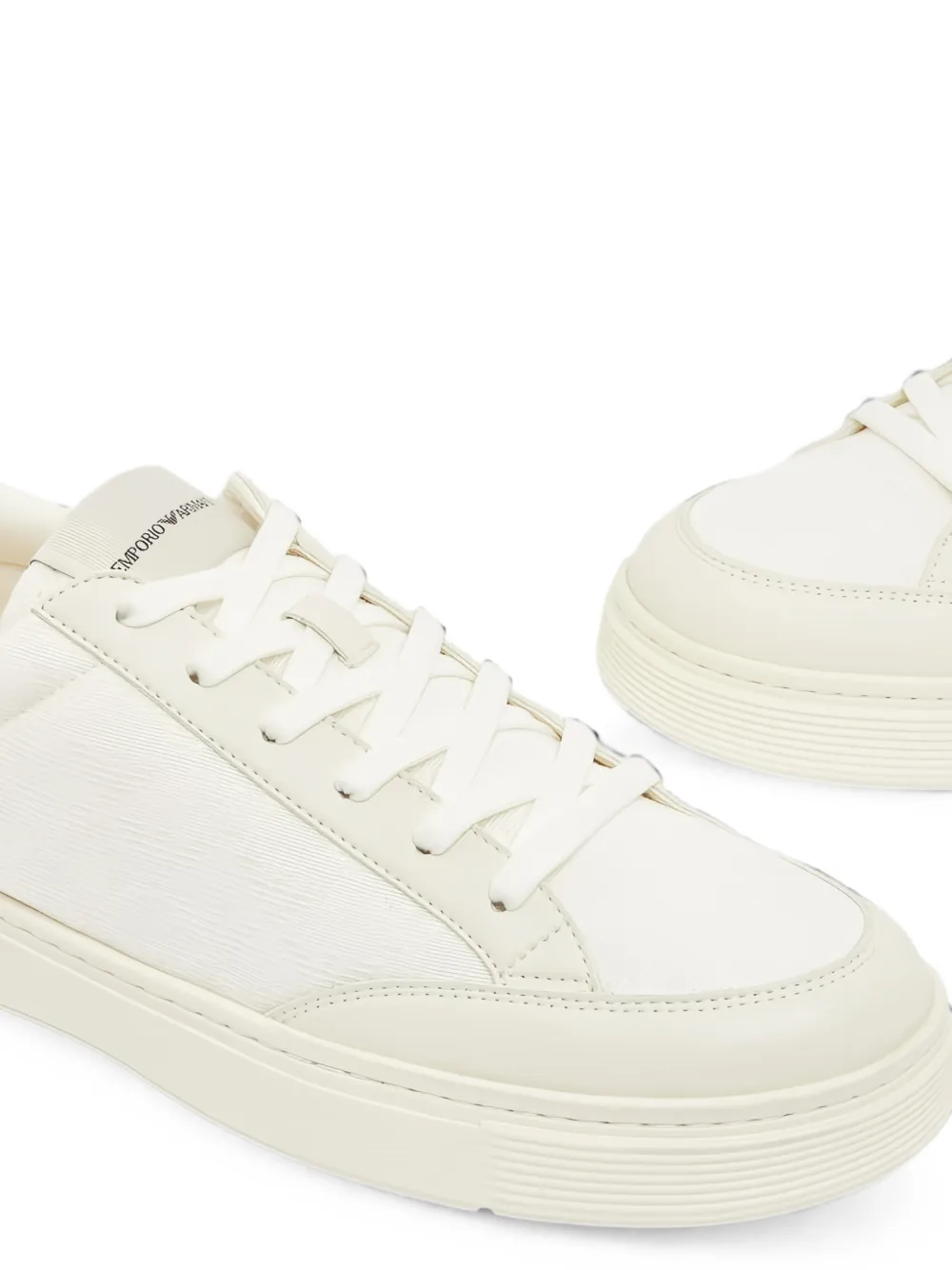 Emporio Armani Sneakers met leren afwerking en adelaar-jacquard Beige