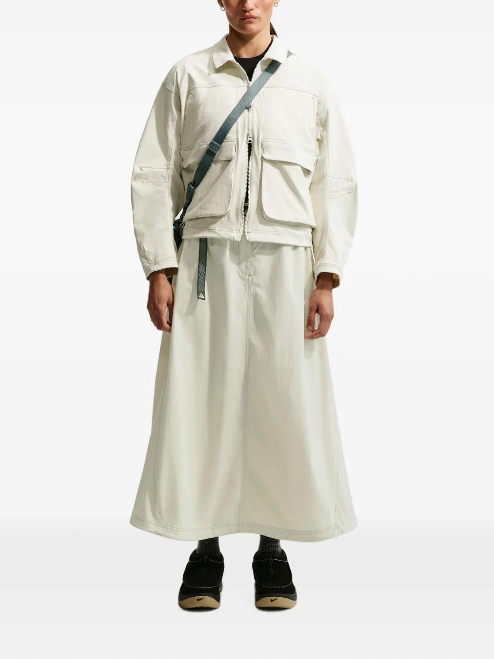 Nike Smith Summit midi-rok met ceintuur Beige