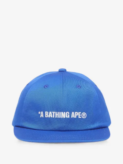 A BATHING APE® Pet met geborduurd logo en vlakken