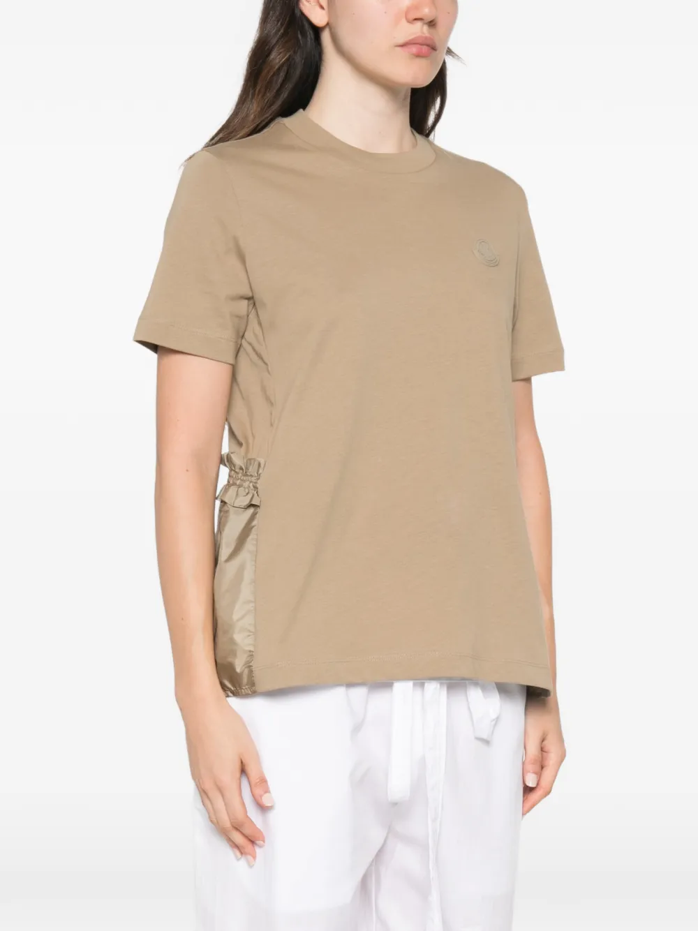 Moncler T-shirt met ruches en logo-patch Beige