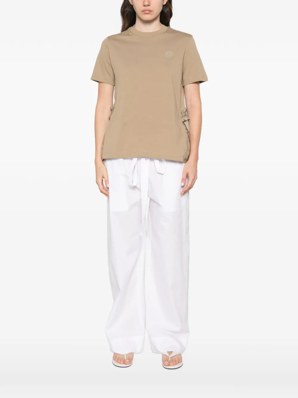 Moncler T-shirt met ruches en logo-patch Beige