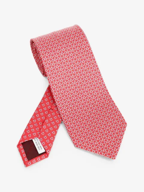 Ferragamo corbata con extremo en punta