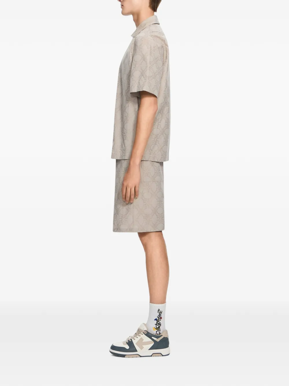 Off-White Arrow bowlingshorts met monogram Beige
