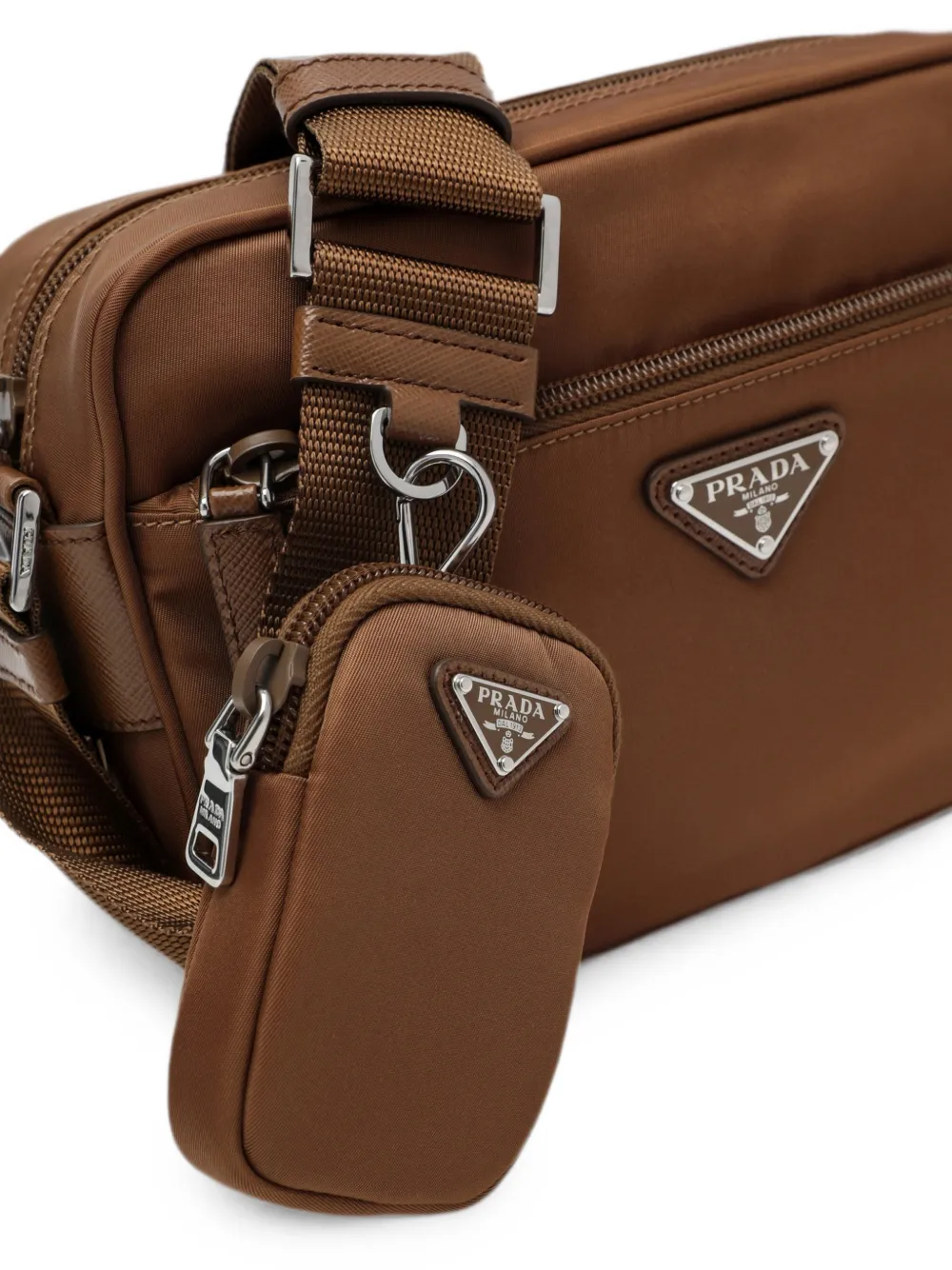 Prada Schoudertas met logoplakkaat Bruin