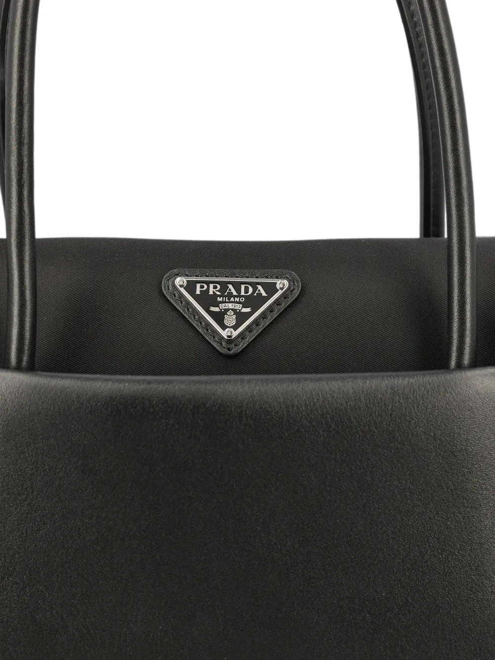 Prada Schoudertas met logoplakkaat Zwart