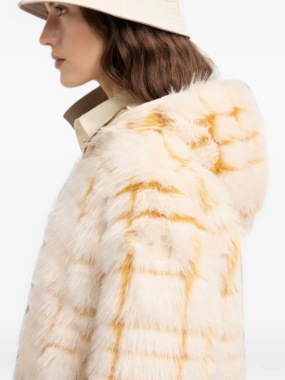 Moncler Geruit jack van imitatiebont Beige