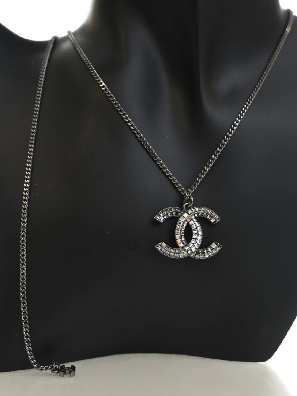 CHANEL Pre-Owned 2010-2026 CC Brass Strass Pendant Necklace costume necklace - Argento