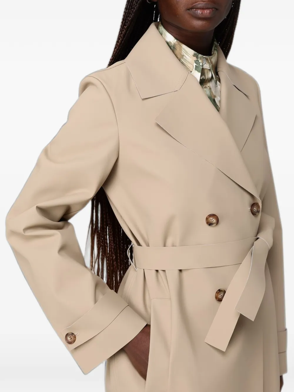Max Mara Trenchcoat met dubbele rij knopen en ceintuur Beige