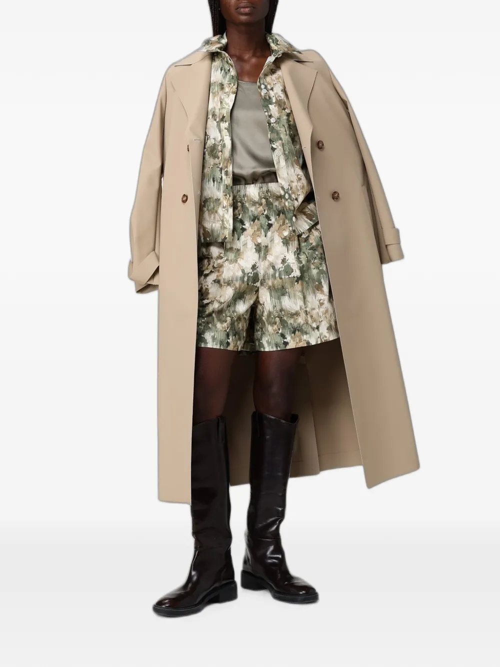 Max Mara Trenchcoat met dubbele rij knopen en ceintuur Beige