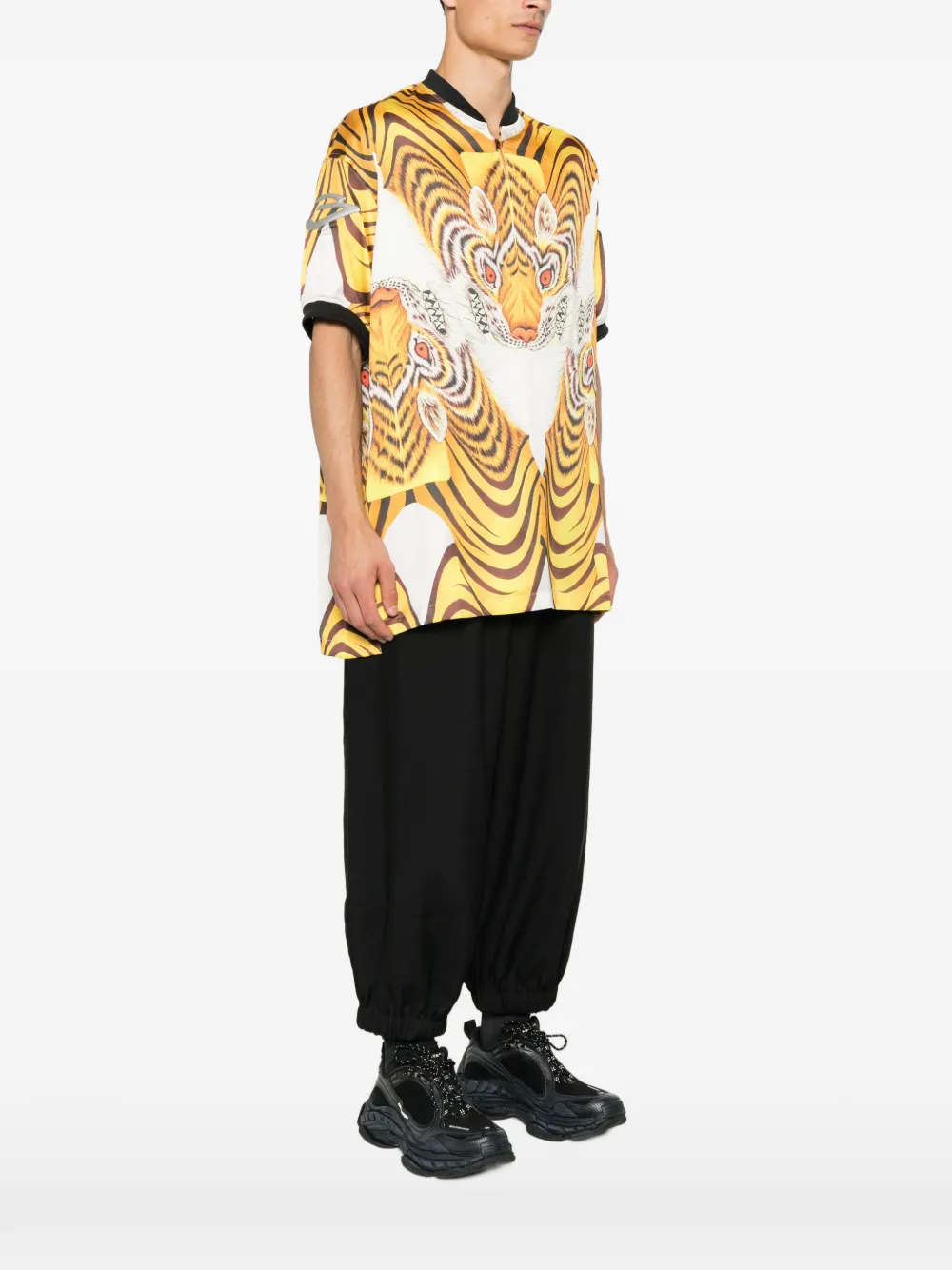 Y-3 Top met korte mouwen en tijgerprint Geel