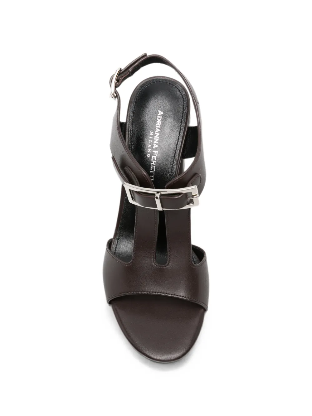 ADRIANNA FERETTI Sandalen met T-bandje en gespdetail Bruin