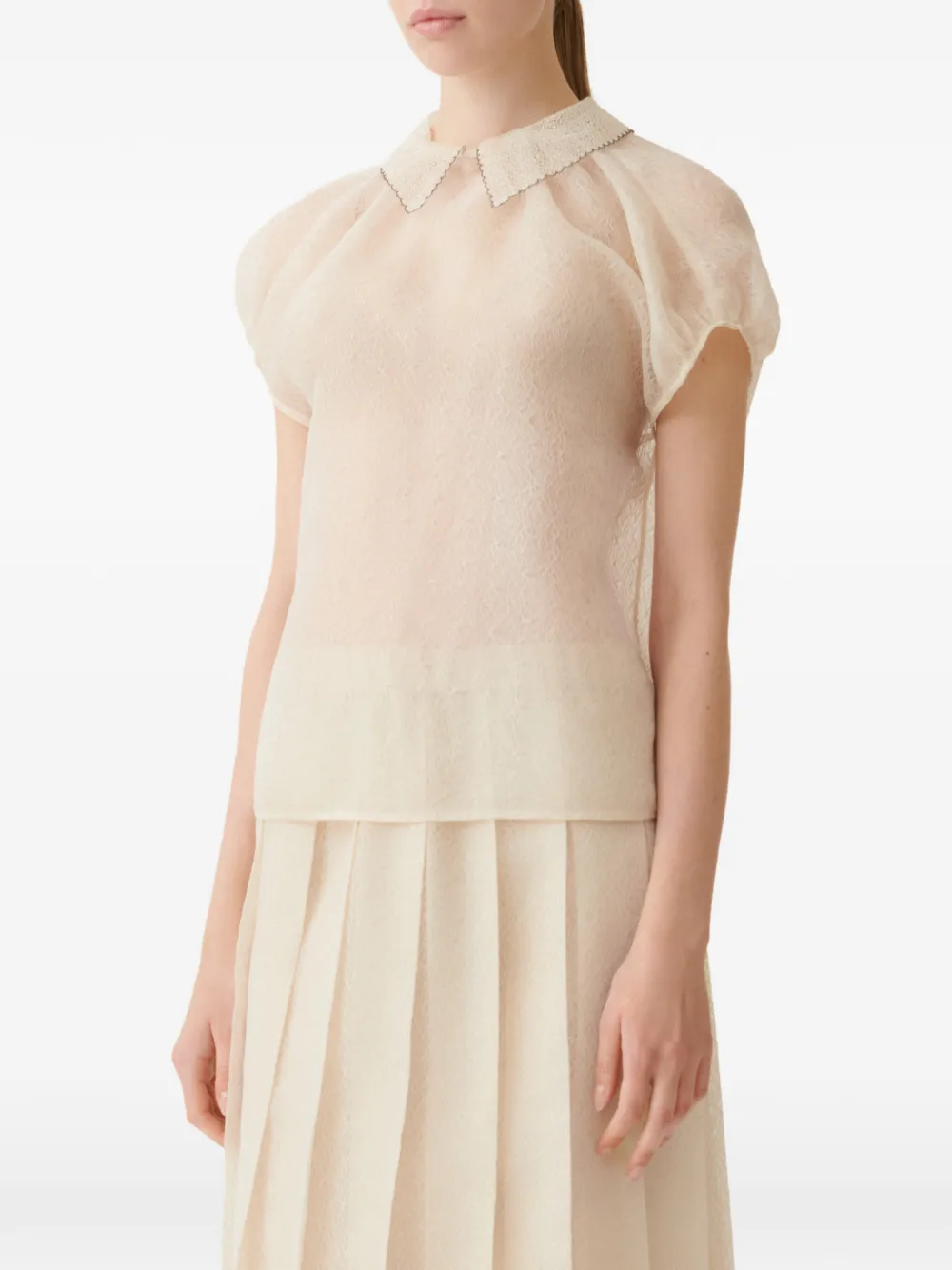 Fabiana Filippi Top met kanten kraag en contrasterende afwerking Beige