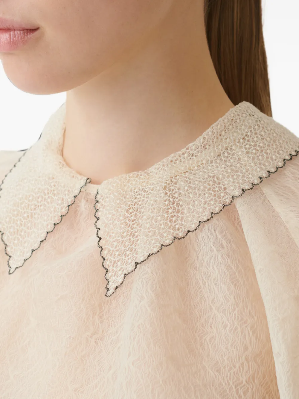 Fabiana Filippi Top met kanten kraag en contrasterende afwerking Beige