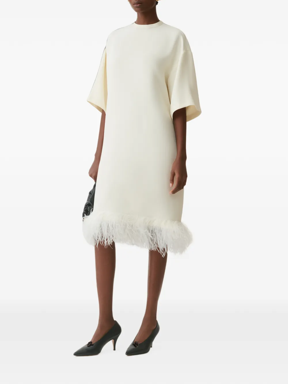 Fabiana Filippi Midi-jurk met korte mouwen en verenafwerking Beige
