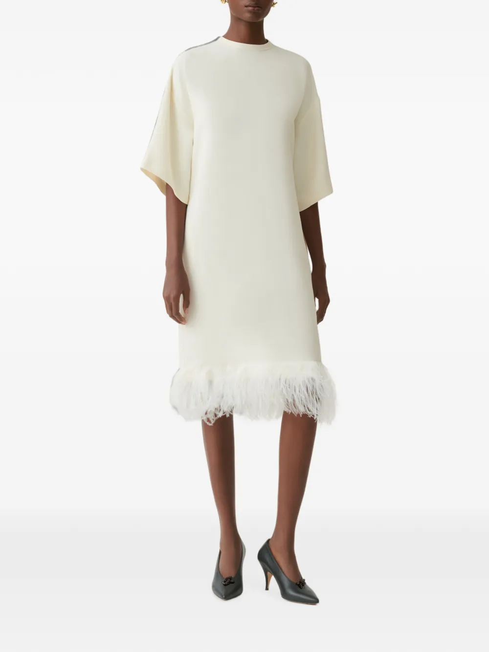 Fabiana Filippi Midi-jurk met korte mouwen en verenafwerking Beige