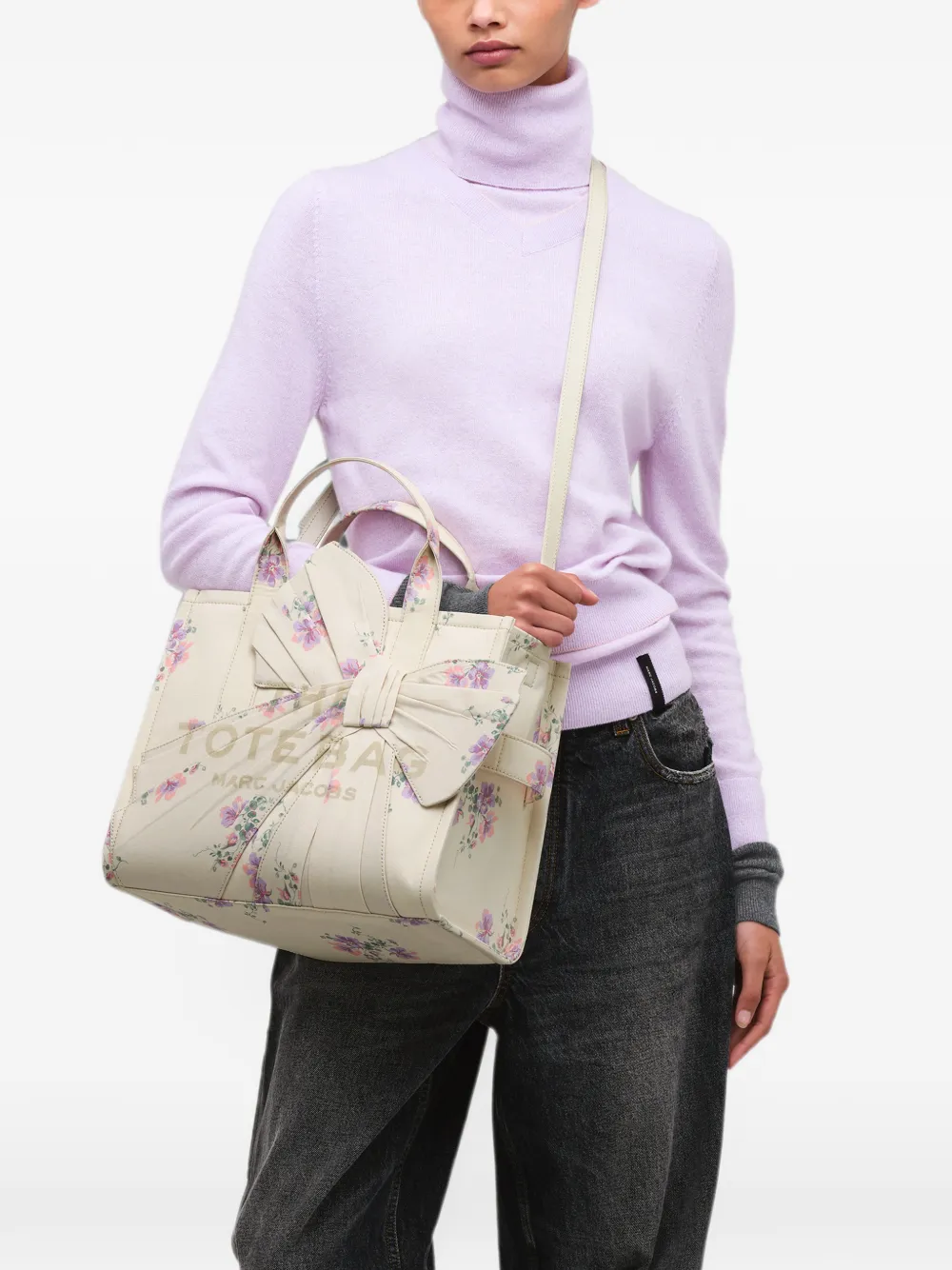 Marc Jacobs Medium canvas shopper met bloemen en oversized strik Beige