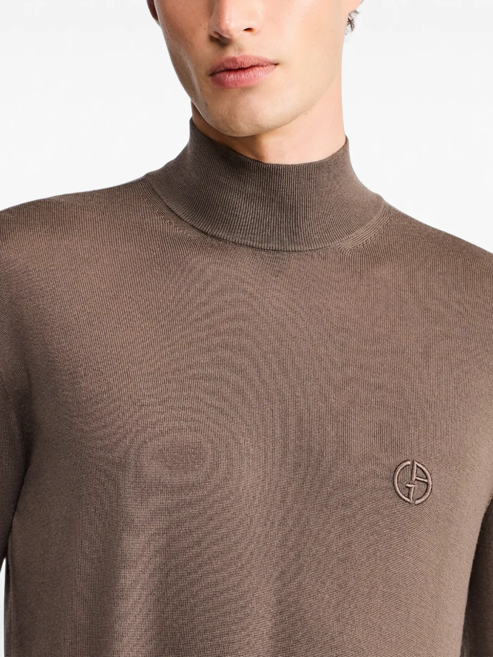 Giorgio Armani Sweater met geborduurd logo en hoge hals Bruin