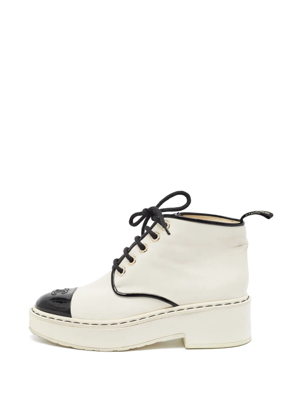 CHANEL Pre-Owned bottines à bout contrastant CC - Blanc