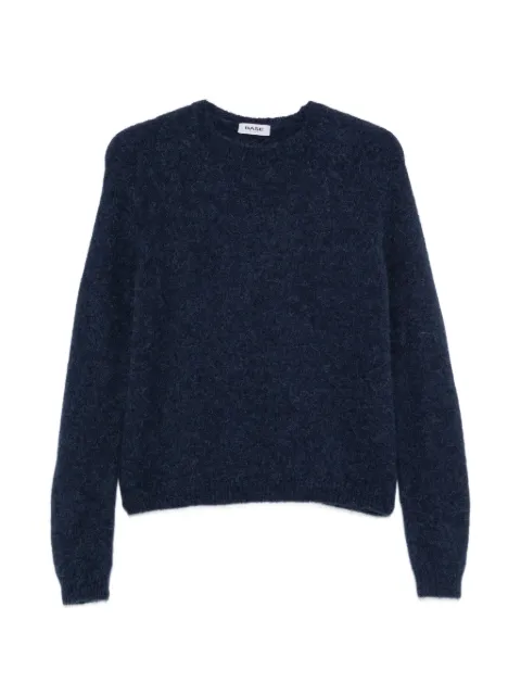 base round-neck sweater