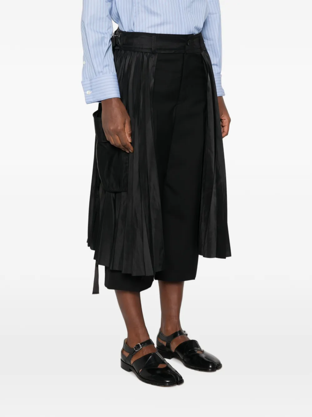 sacai Cropped broek met geplooide laag Zwart