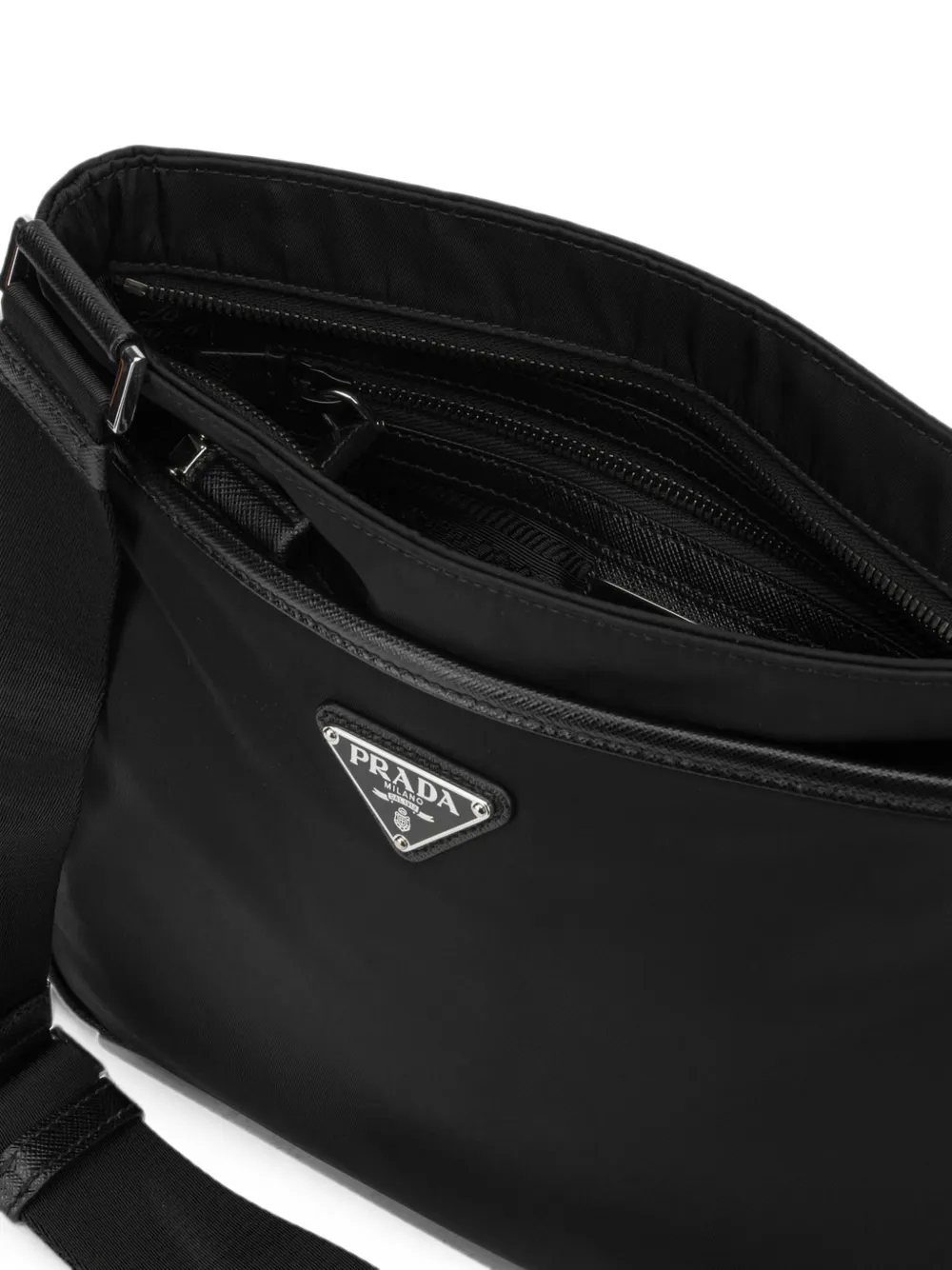 Prada Schoudertas met logoplakkaat Zwart