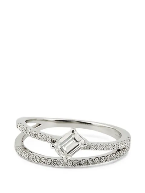 35.02 anillo con diamantes