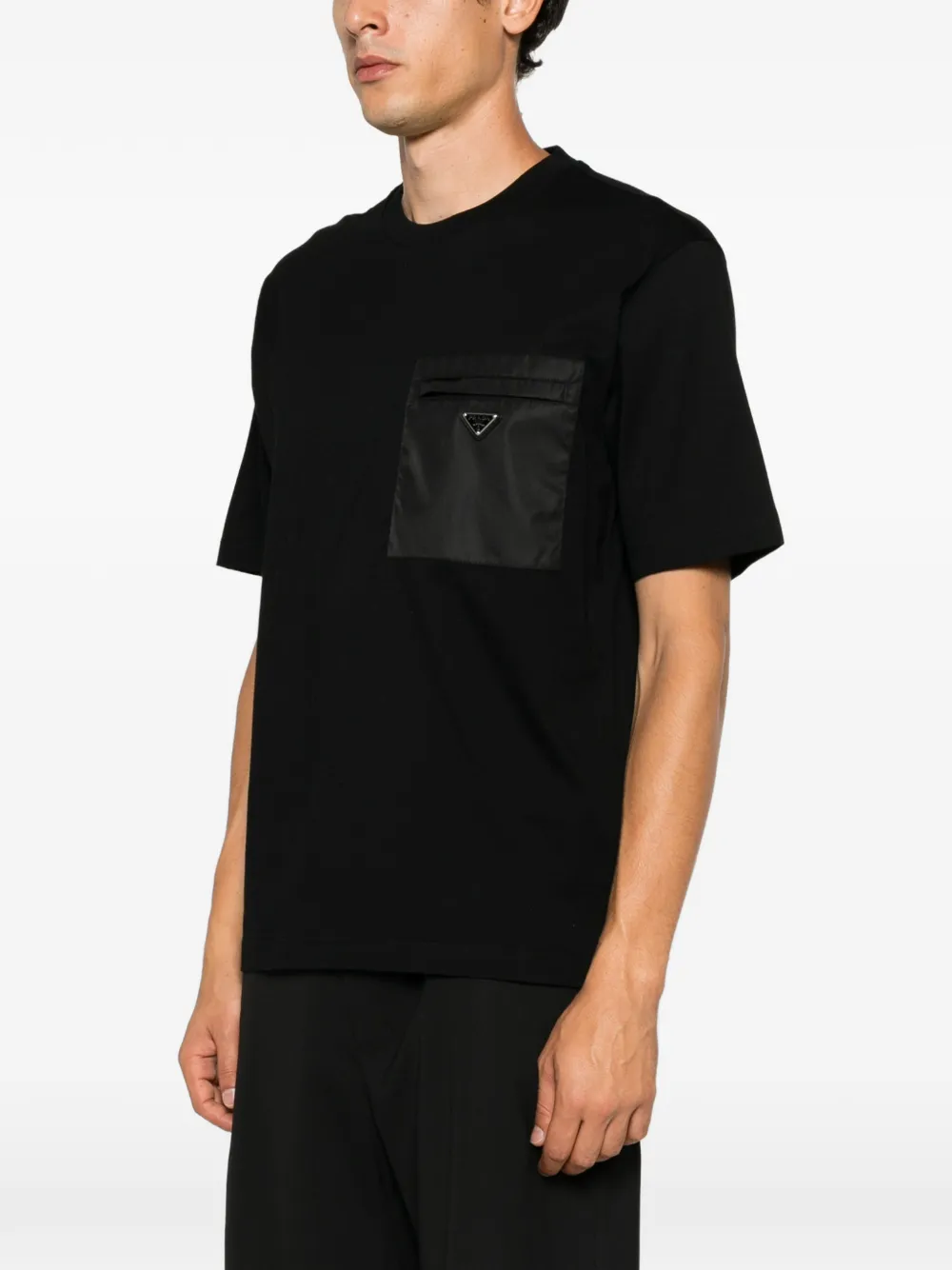 Prada T-shirt met logoplakkaat en opgestikte zak Zwart