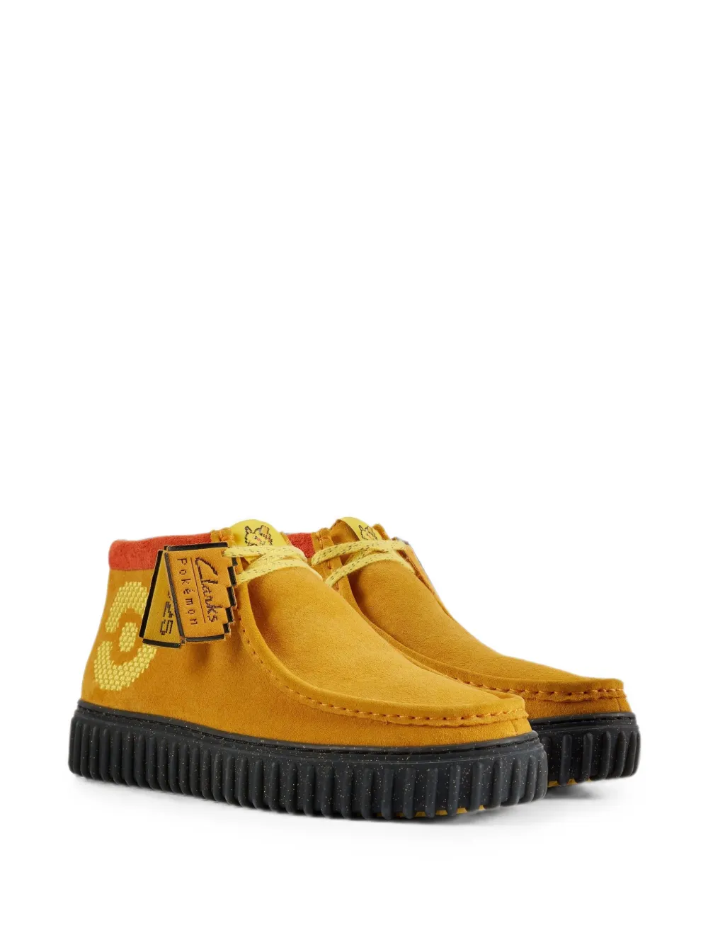 Clarks Originals x Pokémon Torhill Explore suede desert boots Geel