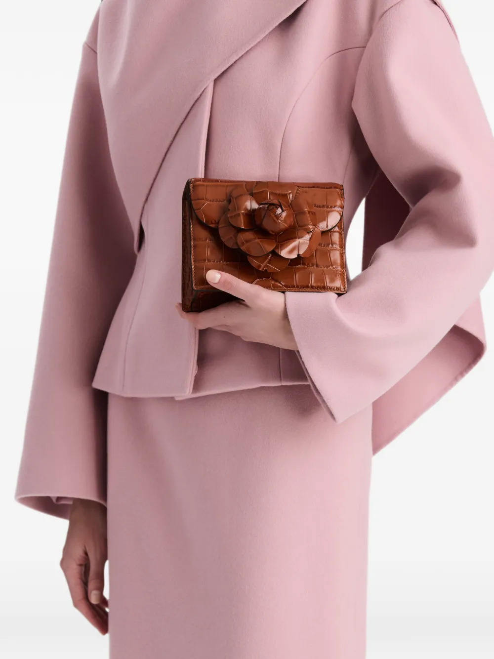 Oscar de la Renta TRO mini-clutch met krokodillen-reliëf en bloemapplicatie Bruin