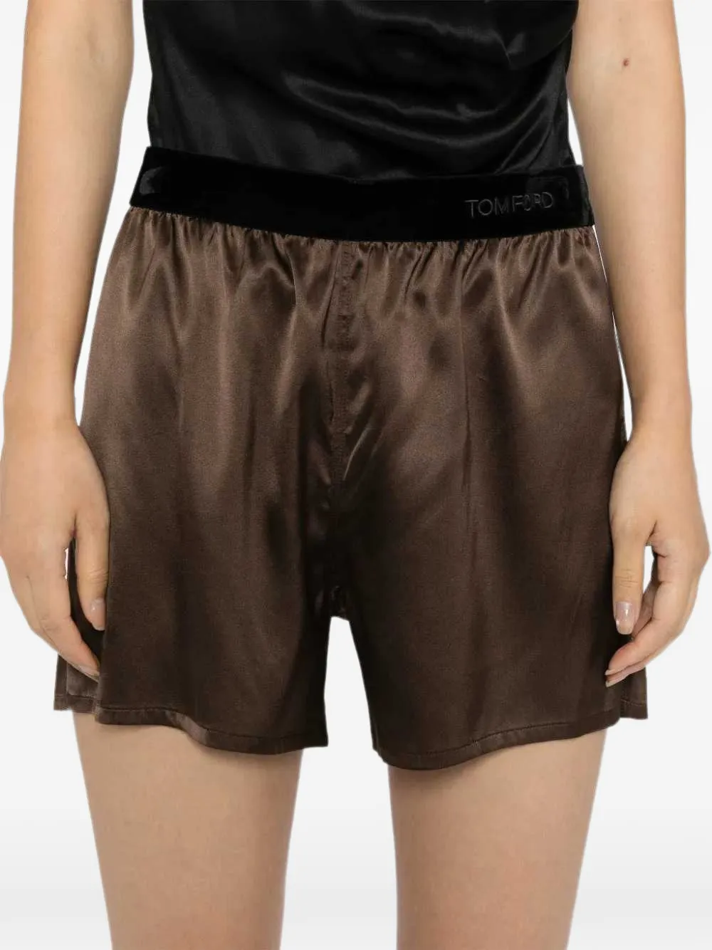 TOM FORD Satijnen shorts met zijsplit Bruin