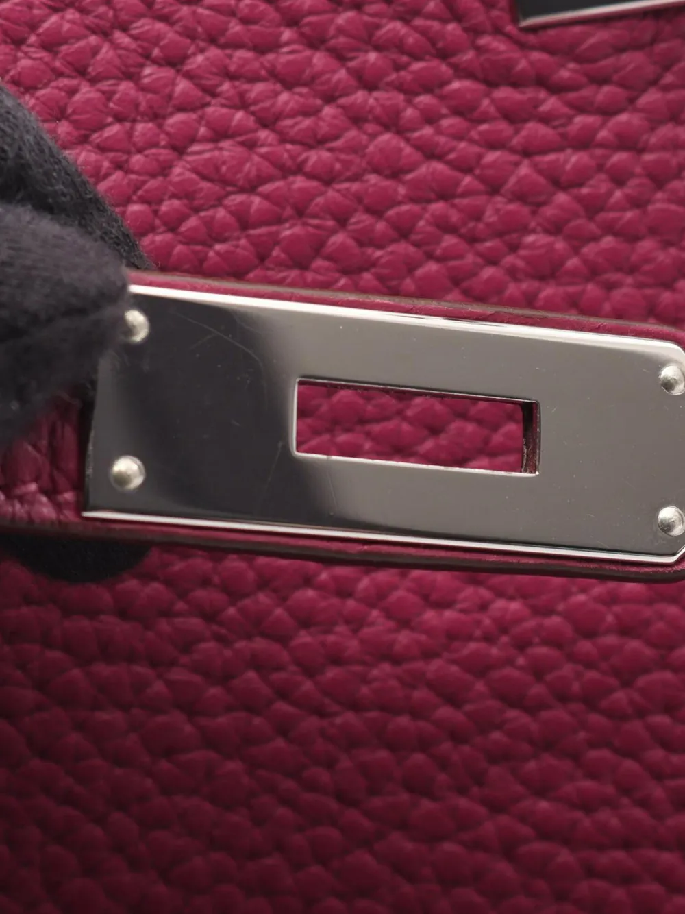 Hermès Pre-owned 2011 Clemence Jypsiere 28 Crossbody Bag in Pink, view 2
