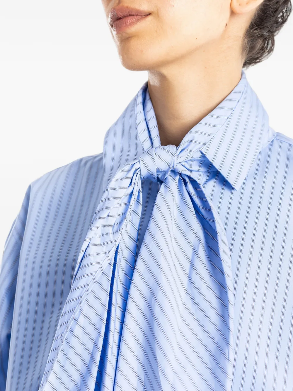 sacai striped tie-neck shirt Blauw