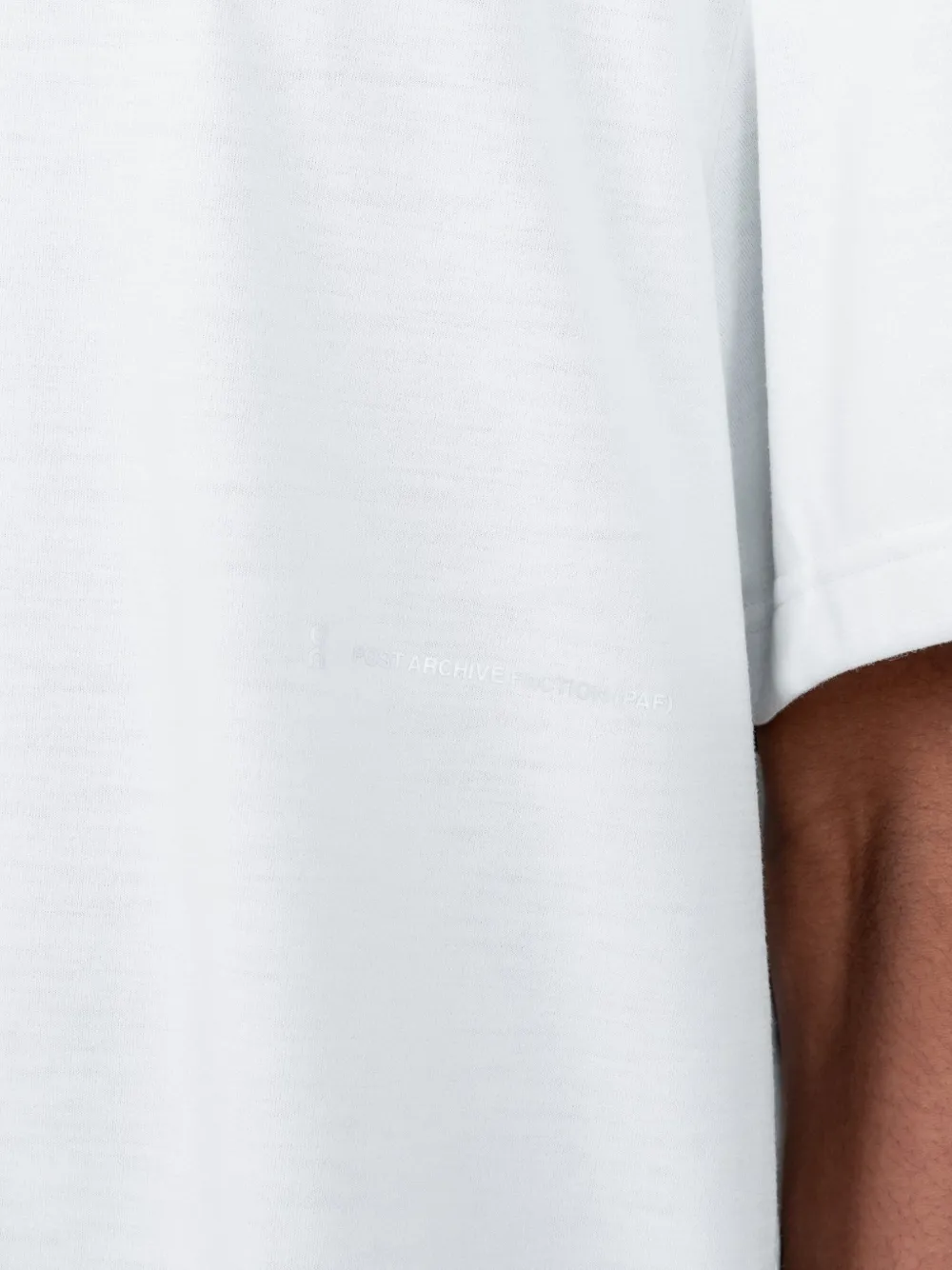 On x Post Archive Fashi T-shirt met r de hals Wit