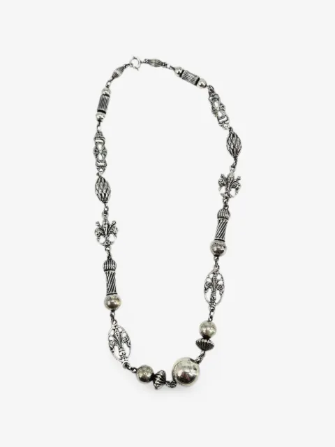 Madison.Maison fleur-de-lis station necklace