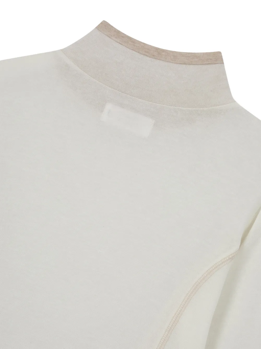 TOMBOY T-shirt met hoge hals en lange mouwen en knoopdetails Beige