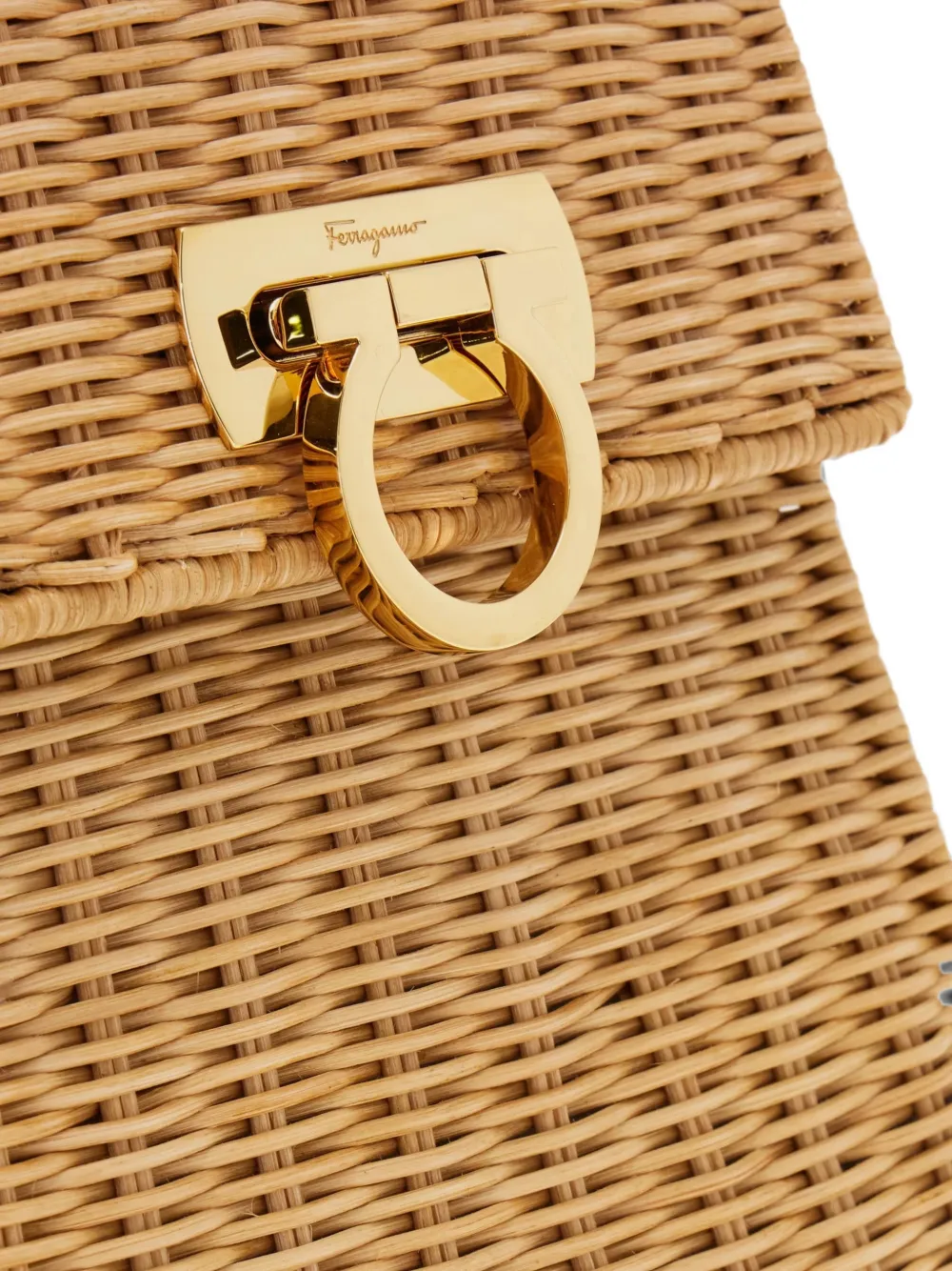 Ferragamo shopper met magnetische sluiting Beige