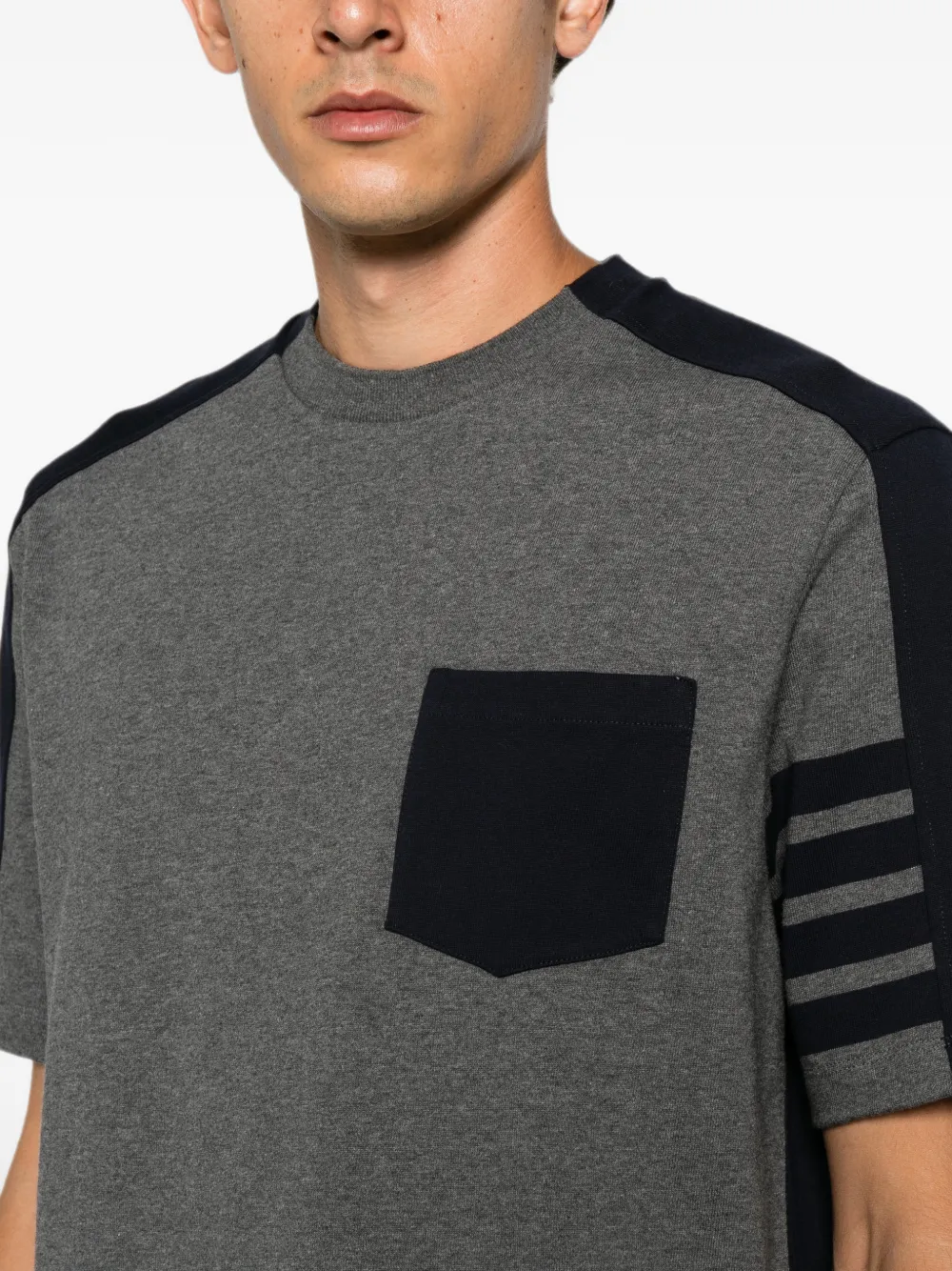 Thom Browne 4-Bar T-shirt met borstzak Grijs