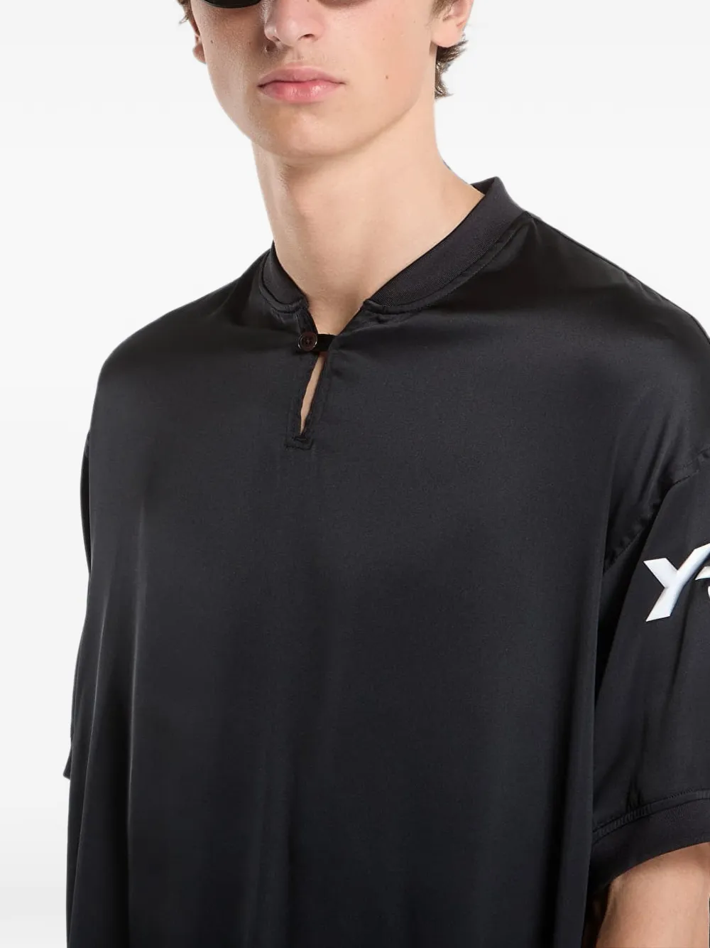 Y-3 Liquid satijnen T-shirt met logo Zwart