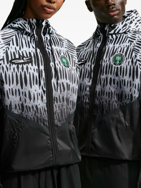 Nike chamarra Football Anthem en colaboración con Nigeria x Slawn