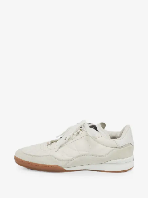 CHANEL Pre-Owned CC quilted leather sneakers